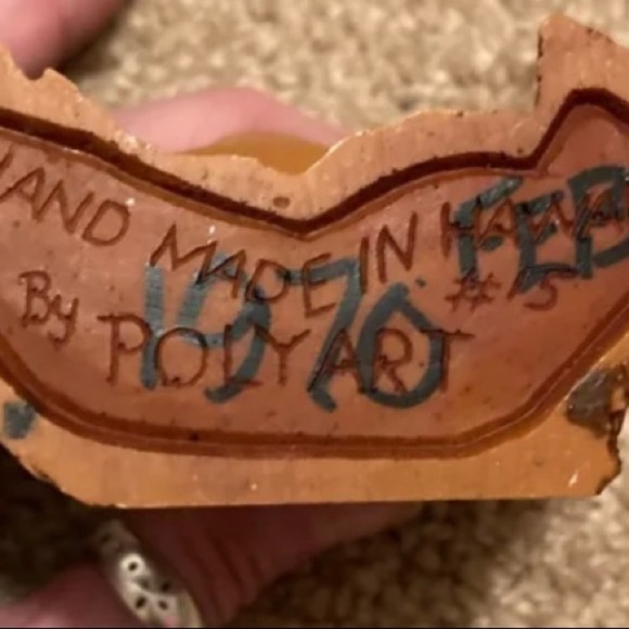 Price Drop. 2 Hawaiian Souvenir Figurines Poly Art Busts Vintage and Unique. - Picture 8 of 8